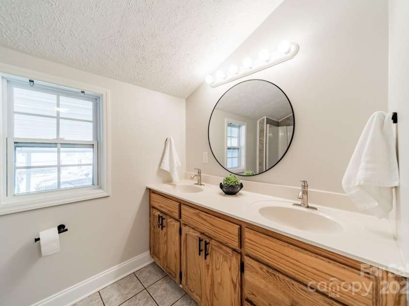 1002 2nd Avenue, Gastonia, NC 28052.  MLS# CAR4283722, YatesRealty ID 32809. 