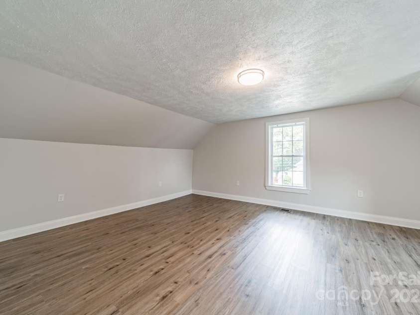 1002 2nd Avenue, Gastonia, NC 28052.  MLS# CAR4283722, YatesRealty ID 32809. 