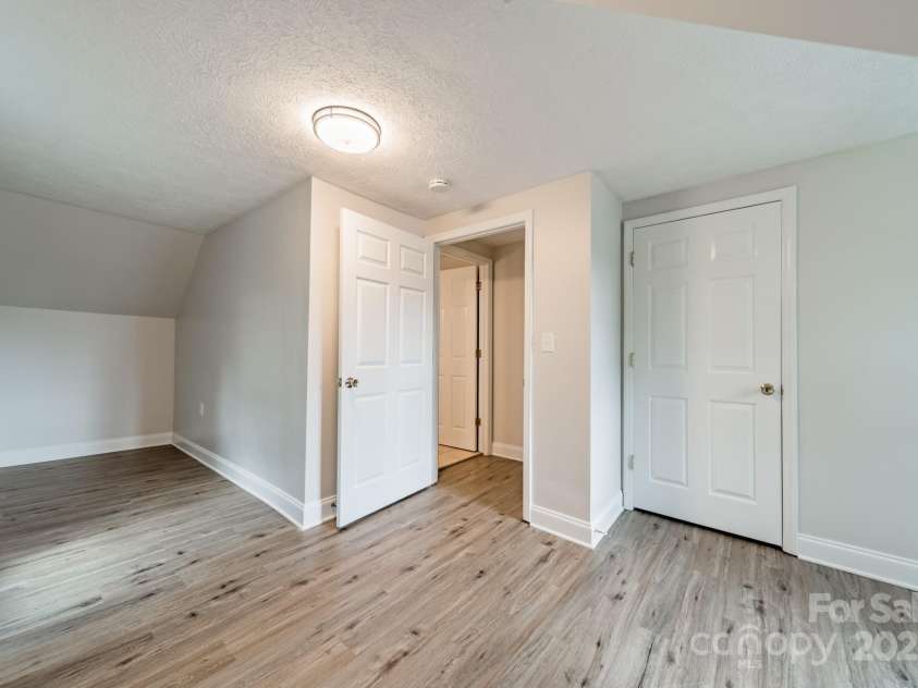 1002 2nd Avenue, Gastonia, NC 28052.  MLS# CAR4283722, YatesRealty ID 32809. 