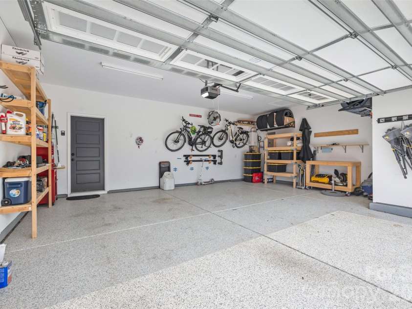 7004 Kingfisher Way, Belmont, NC 28012.  MLS# CAR4353741, YatesRealty ID 3281. Garage with 5 foot bump out and expoxy flooring