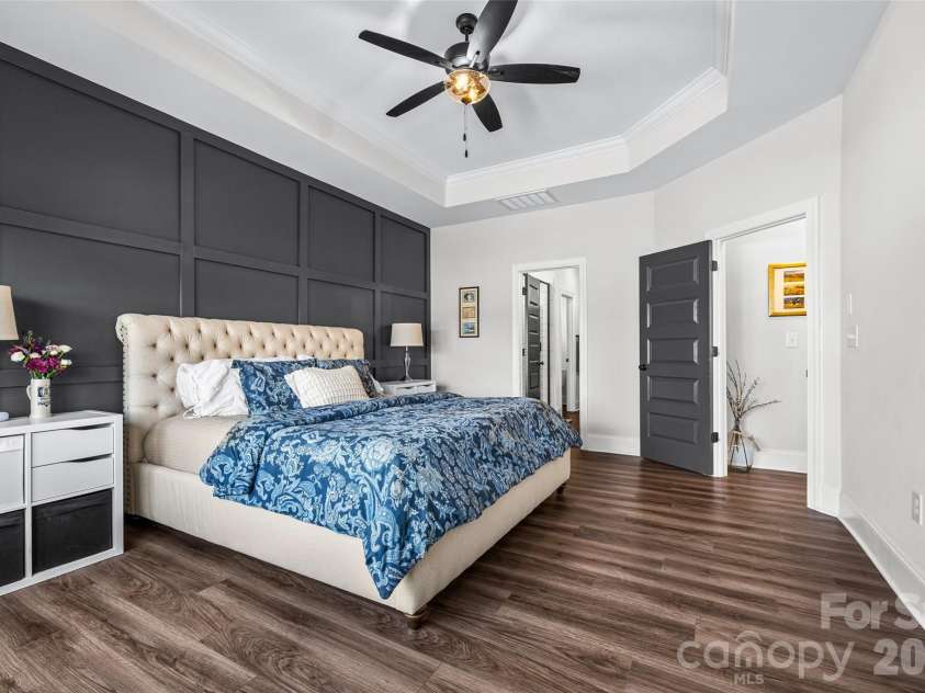 7004 Kingfisher Way, Belmont, NC 28012.  MLS# CAR4353741, YatesRealty ID 3281. Trayed ceiling and custom wall treatment