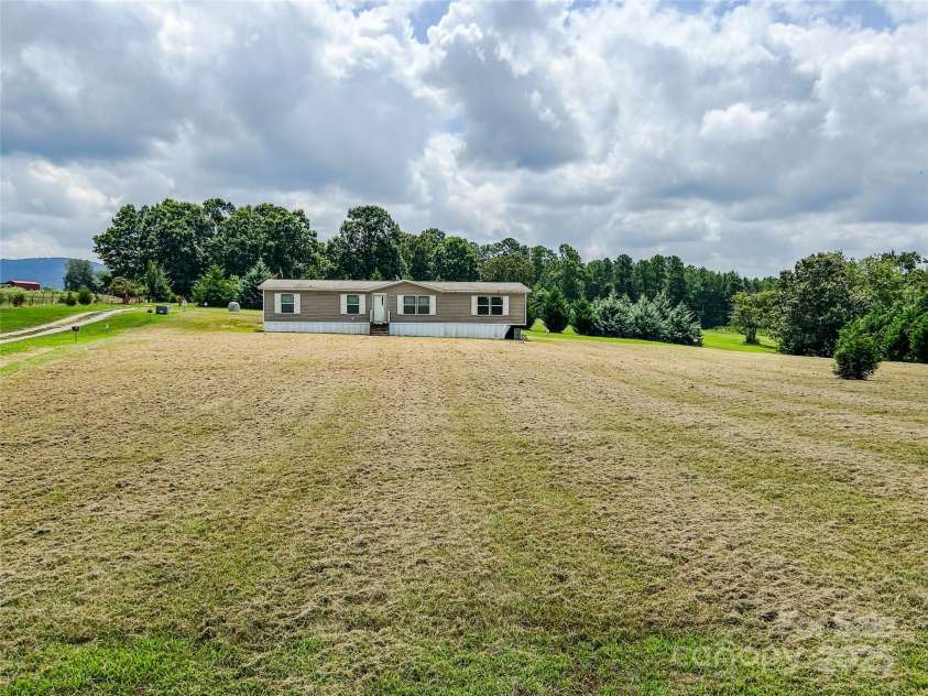 356 Brooks Road Extension, Bostic, NC 28018.  MLS# CAR4286314, YatesRealty ID 32810. 