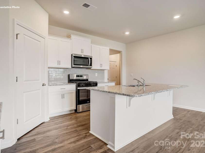 568 Sparkleberry Street, Chester, SC 29706.  MLS# CAR4285305, YatesRealty ID 32811. 