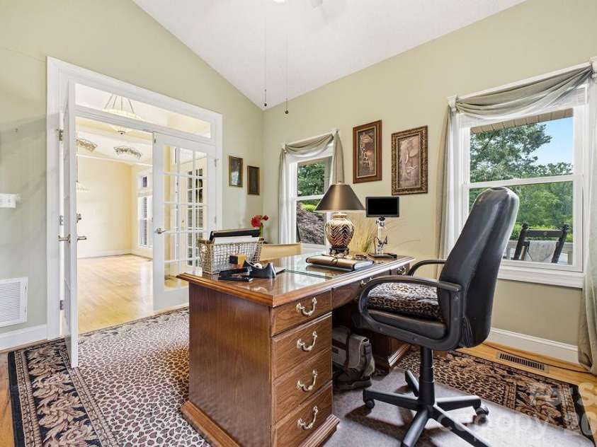 3121 Cove Loop Road, Hendersonville, NC 28739.  MLS# CAR4390382, YatesRealty ID 32813. 