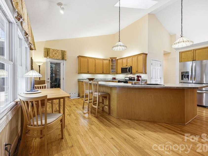 3121 Cove Loop Road, Hendersonville, NC 28739.  MLS# CAR4390382, YatesRealty ID 32813. 