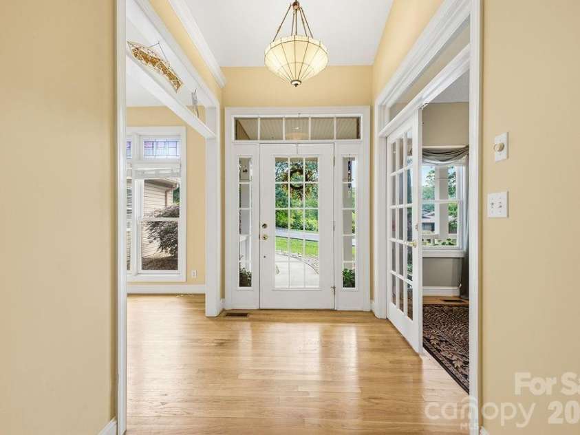 3121 Cove Loop Road, Hendersonville, NC 28739.  MLS# CAR4390382, YatesRealty ID 32813. 