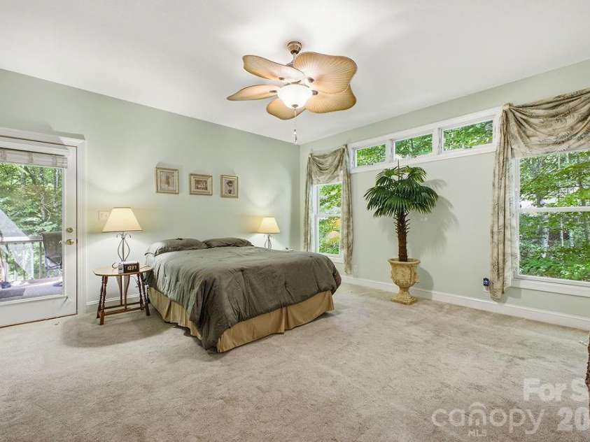 3121 Cove Loop Road, Hendersonville, NC 28739.  MLS# CAR4390382, YatesRealty ID 32813. 