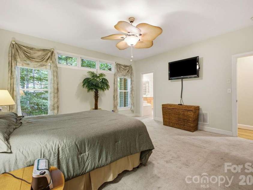 3121 Cove Loop Road, Hendersonville, NC 28739.  MLS# CAR4390382, YatesRealty ID 32813. 