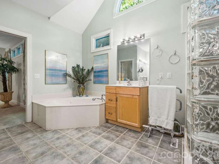 3121 Cove Loop Road, Hendersonville, NC 28739.  MLS# CAR4390382, YatesRealty ID 32813. 