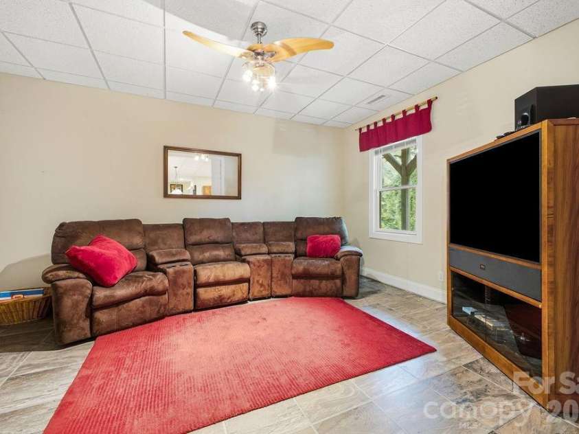 3121 Cove Loop Road, Hendersonville, NC 28739.  MLS# CAR4390382, YatesRealty ID 32813. 