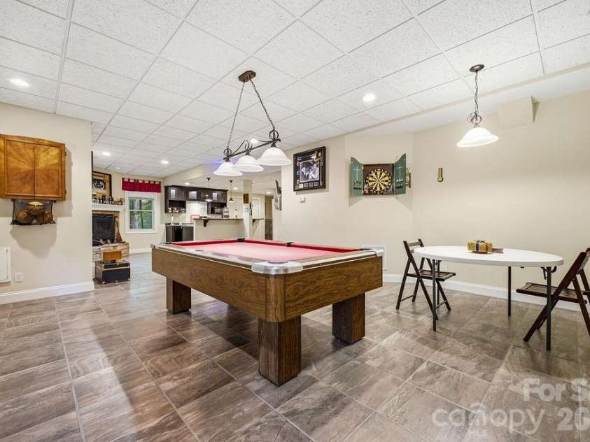 3121 Cove Loop Road, Hendersonville, NC 28739.  MLS# CAR4390382, YatesRealty ID 32813. 