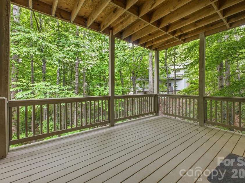 3121 Cove Loop Road, Hendersonville, NC 28739.  MLS# CAR4390382, YatesRealty ID 32813. 