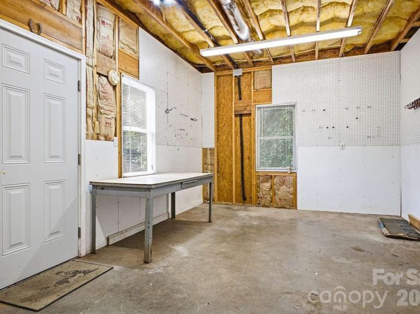 3121 Cove Loop Road, Hendersonville, NC 28739.  MLS# CAR4390382, YatesRealty ID 32813. 