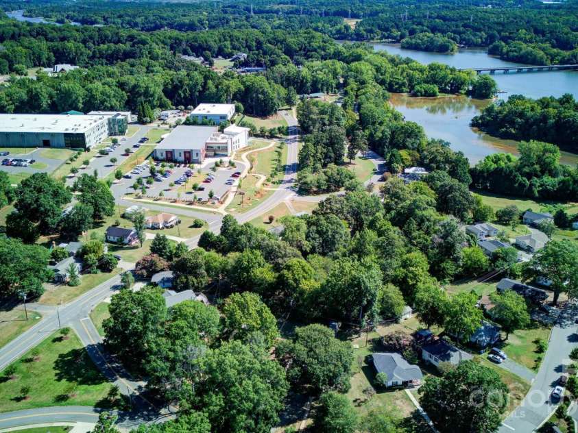 405 Linestowe Drive, Belmont, NC 28012.  MLS# CAR4285875, YatesRealty ID 32814. 