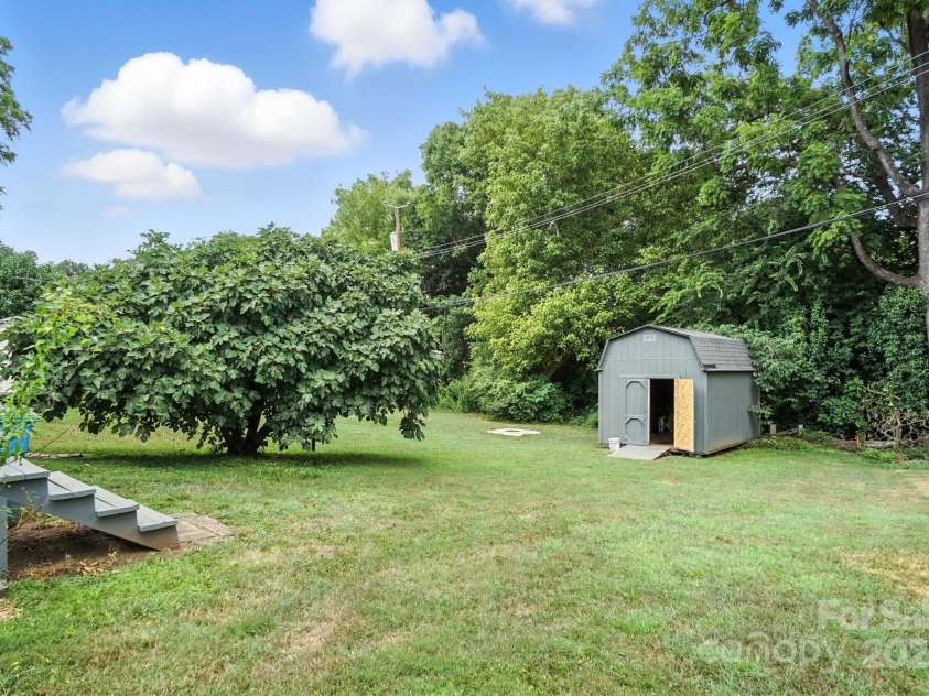 405 Linestowe Drive, Belmont, NC 28012.  MLS# CAR4285875, YatesRealty ID 32814. Back Yard