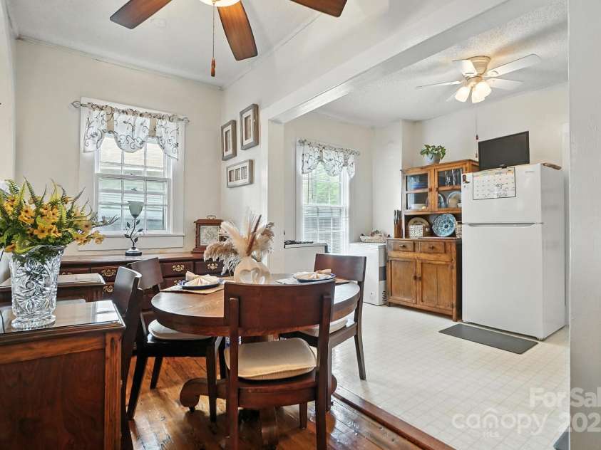 405 Linestowe Drive, Belmont, NC 28012.  MLS# CAR4285875, YatesRealty ID 32814. Dining Area
