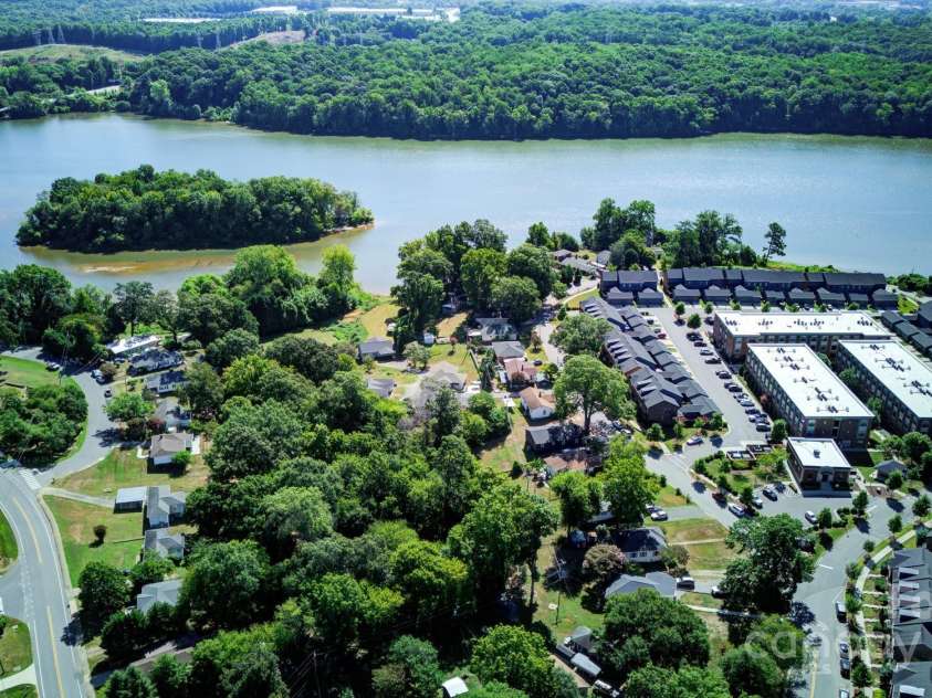 405 Linestowe Drive, Belmont, NC 28012.  MLS# CAR4285875, YatesRealty ID 32814. Right Down the Street Full View of Catawba River