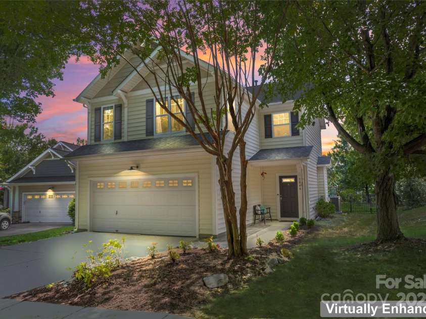 1046 Serel Drive, Matthews, NC 28104.  MLS# CAR4283202, YatesRealty ID 32816. Welcome Home!