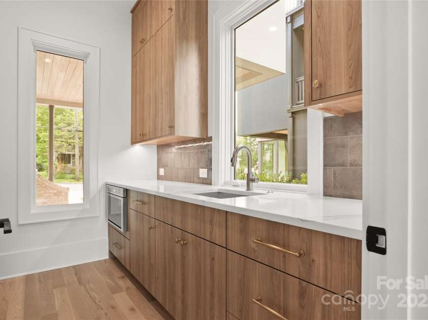 719 Charles Avenue, Charlotte, NC 28205.  MLS# CAR4278426, YatesRealty ID 32817. 