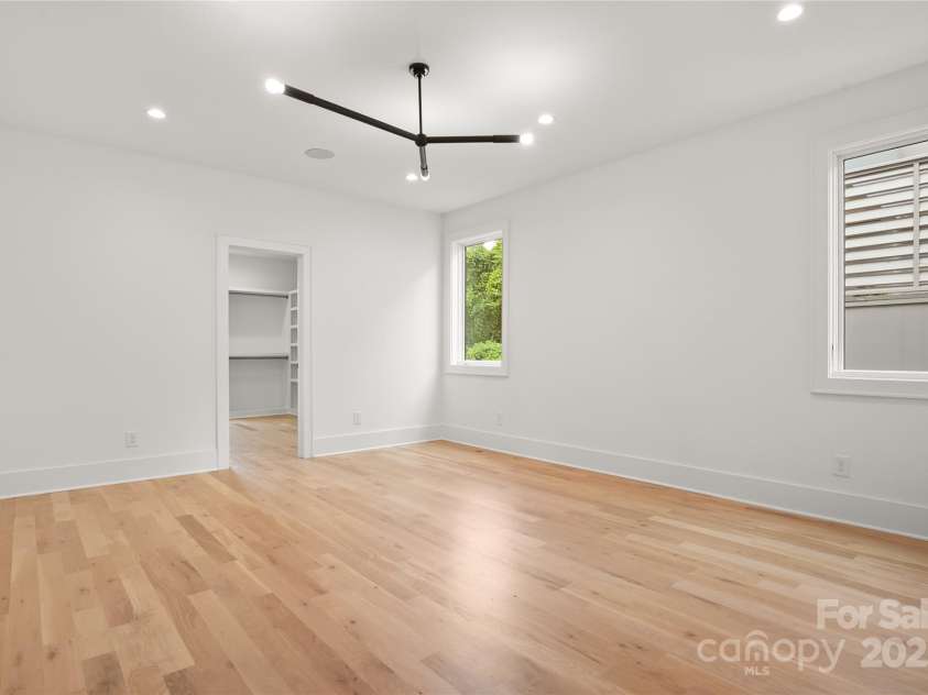 719 Charles Avenue, Charlotte, NC 28205.  MLS# CAR4278426, YatesRealty ID 32817. 