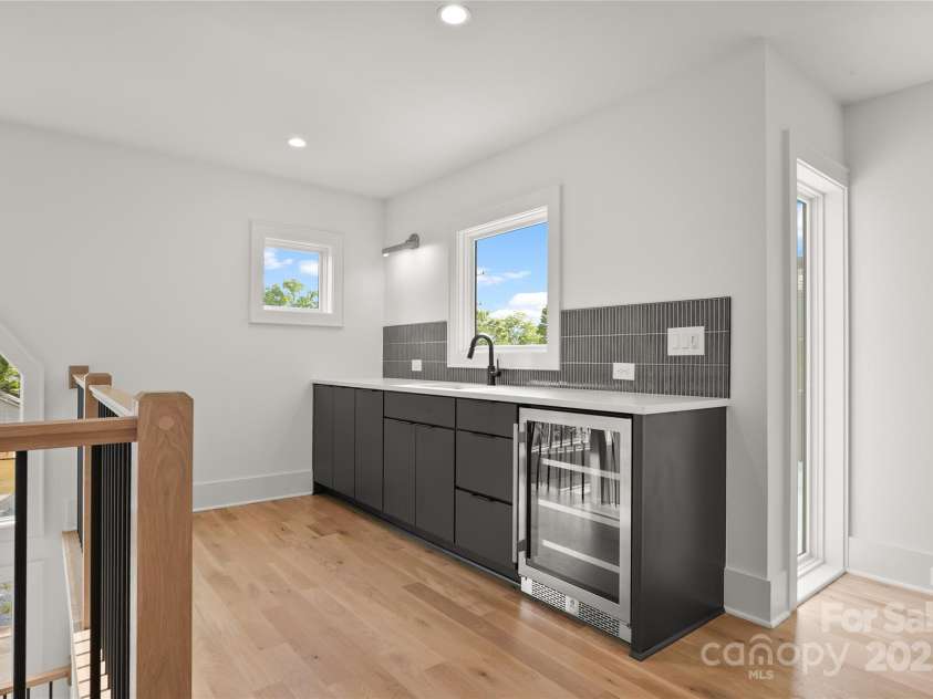 719 Charles Avenue, Charlotte, NC 28205.  MLS# CAR4278426, YatesRealty ID 32817. 