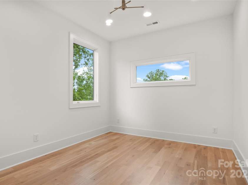 719 Charles Avenue, Charlotte, NC 28205.  MLS# CAR4278426, YatesRealty ID 32817. 