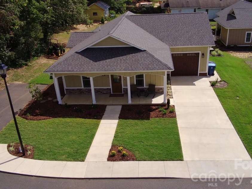 162 Red Oak Drive, Forest City, NC 28043.  MLS# CAR4378789, YatesRealty ID 32818. 