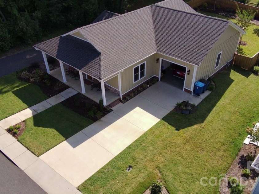 162 Red Oak Drive, Forest City, NC 28043.  MLS# CAR4378789, YatesRealty ID 32818. 