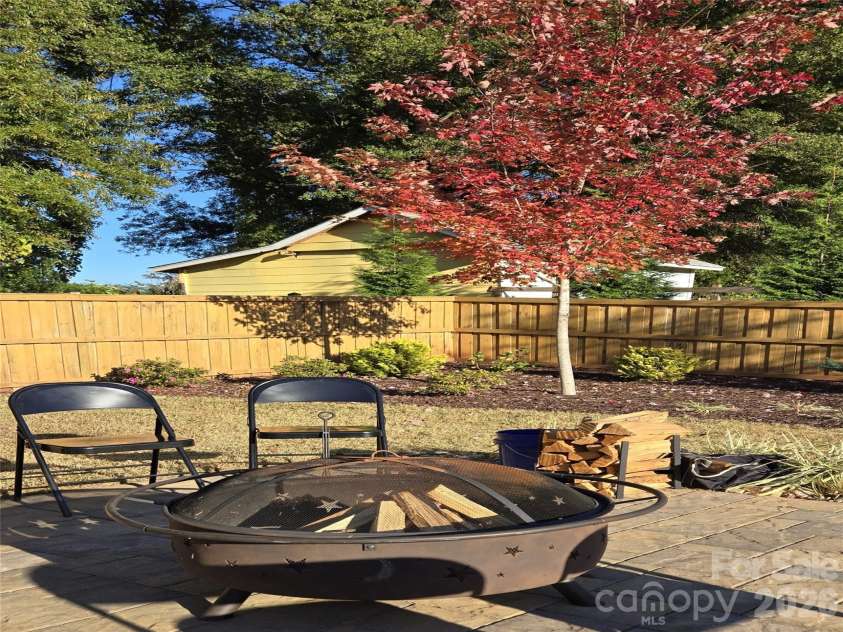 162 Red Oak Drive, Forest City, NC 28043.  MLS# CAR4378789, YatesRealty ID 32818. 