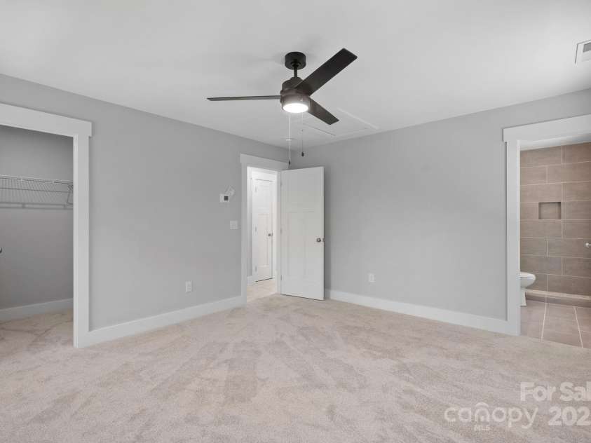 35 Lowe Avenue, Asheville, NC 28803.  MLS# CAR4275879, YatesRealty ID 32818. 