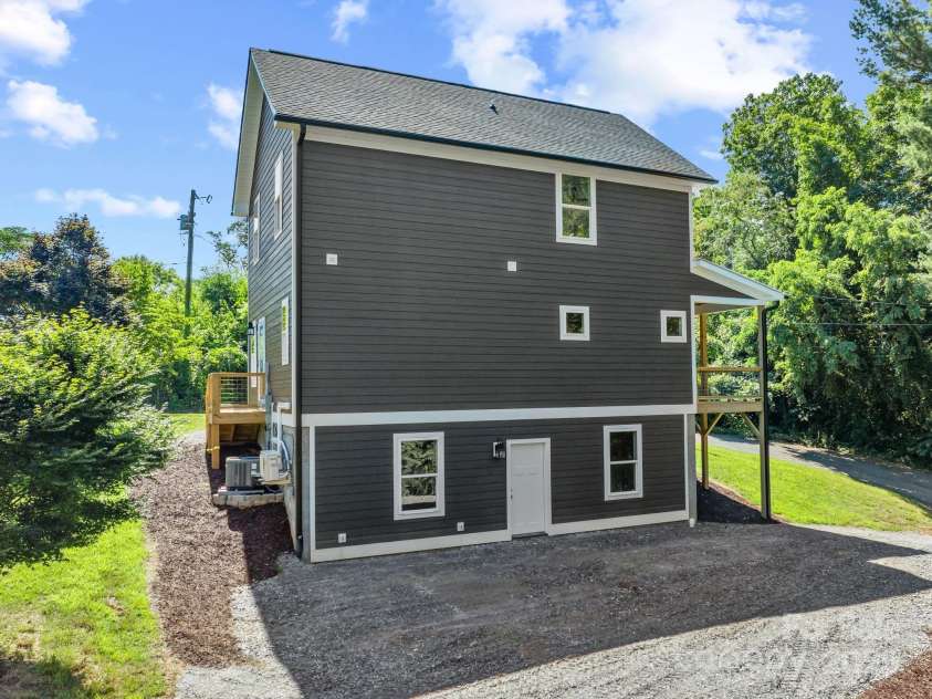 35 Lowe Avenue, Asheville, NC 28803.  MLS# CAR4275879, YatesRealty ID 32818. 