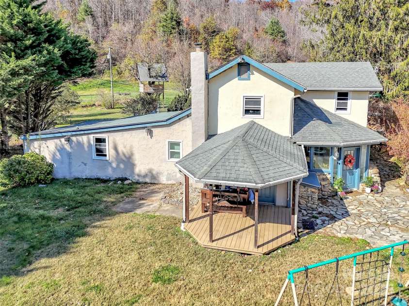 126 Arrowwood Way, Canton, NC 28716.  MLS# CAR4319990, YatesRealty ID 3282. 