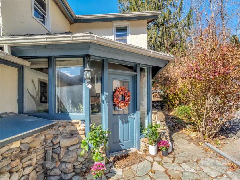 126 Arrowwood Way, Canton, NC 28716.  MLS# CAR4319990, YatesRealty ID 3282. 