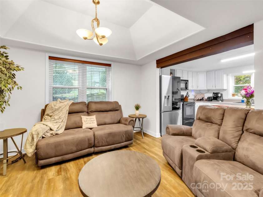 126 Arrowwood Way, Canton, NC 28716.  MLS# CAR4319990, YatesRealty ID 3282. 