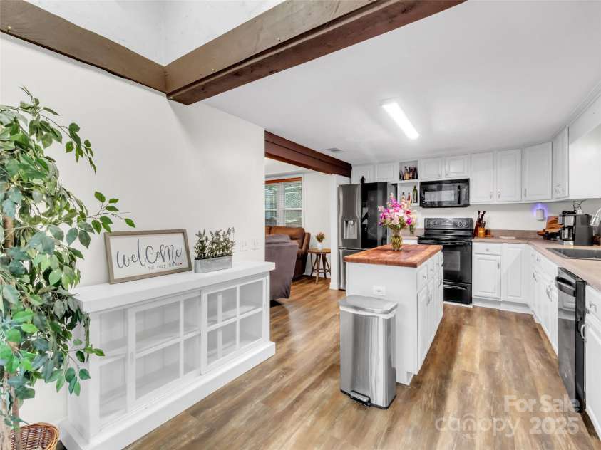 126 Arrowwood Way, Canton, NC 28716.  MLS# CAR4319990, YatesRealty ID 3282. 