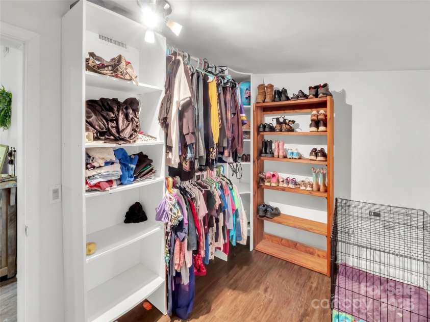 126 Arrowwood Way, Canton, NC 28716.  MLS# CAR4319990, YatesRealty ID 3282. 