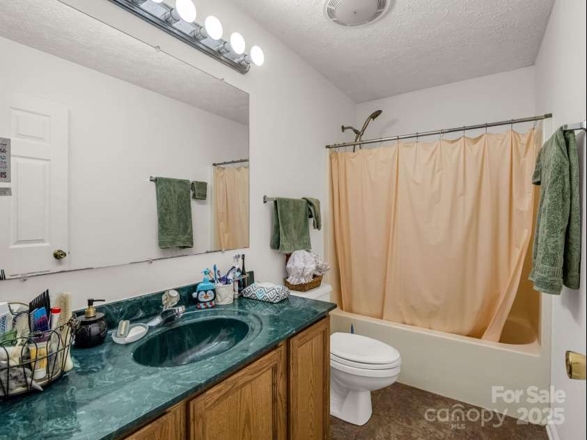 262 Daisy Lane, Bostic, NC 28018.  MLS# CAR4319475, YatesRealty ID 3282. Bathroom