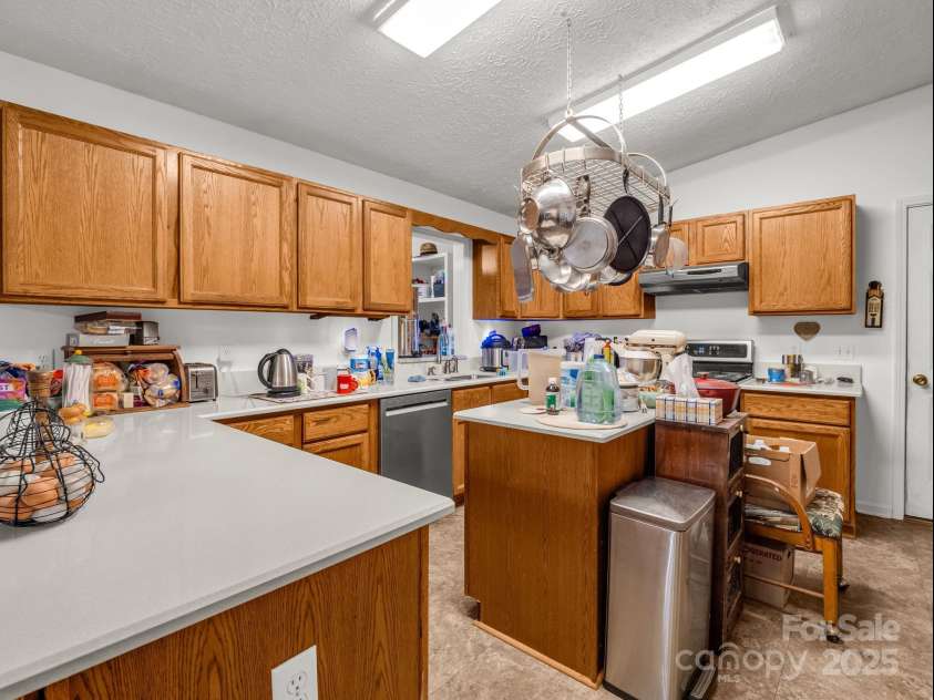 262 Daisy Lane, Bostic, NC 28018.  MLS# CAR4319475, YatesRealty ID 3282. Kitchen