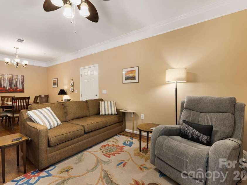 111 Appeldoorn Circle, Asheville, NC 28803.  MLS# CAR4397274, YatesRealty ID 32823. Living area / great room