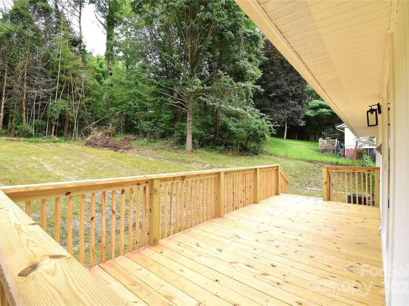 210 Melody Circle, Swannanoa, NC 28778.  MLS# CAR4284321, YatesRealty ID 32823. 