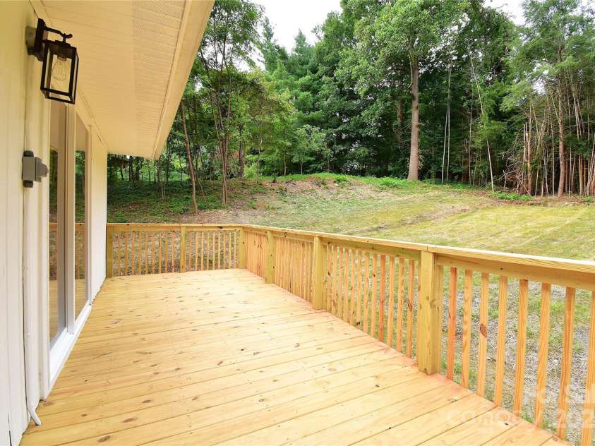 210 Melody Circle, Swannanoa, NC 28778.  MLS# CAR4284321, YatesRealty ID 32823. 