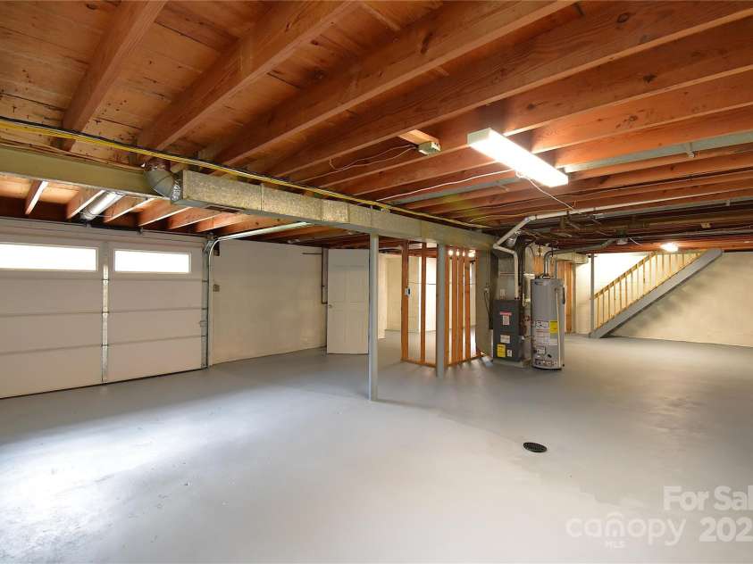 210 Melody Circle, Swannanoa, NC 28778.  MLS# CAR4284321, YatesRealty ID 32823. 