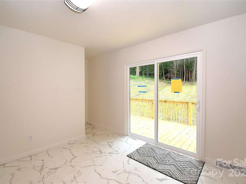 210 Melody Circle, Swannanoa, NC 28778.  MLS# CAR4284321, YatesRealty ID 32823. 