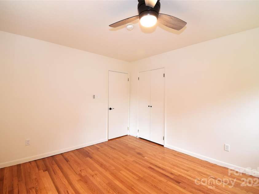 210 Melody Circle, Swannanoa, NC 28778.  MLS# CAR4284321, YatesRealty ID 32823. 