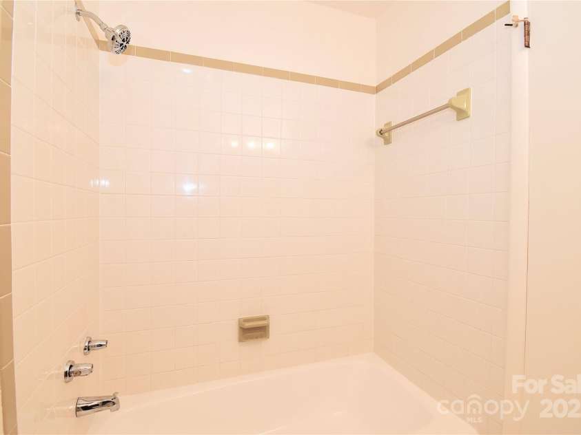 210 Melody Circle, Swannanoa, NC 28778.  MLS# CAR4284321, YatesRealty ID 32823. 