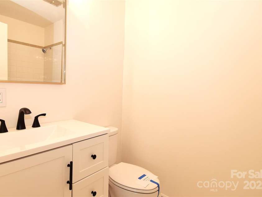 210 Melody Circle, Swannanoa, NC 28778.  MLS# CAR4284321, YatesRealty ID 32823. 