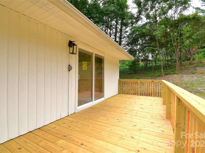 210 Melody Circle, Swannanoa, NC 28778.  MLS# CAR4284321, YatesRealty ID 32823. 