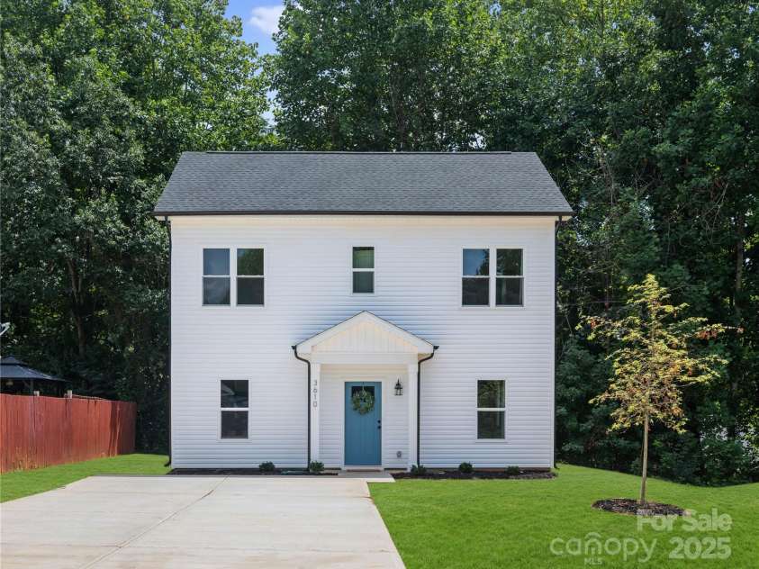 2120 A Avenue, Charlotte, NC 28216.  MLS# CAR4283659, YatesRealty ID 32825. 