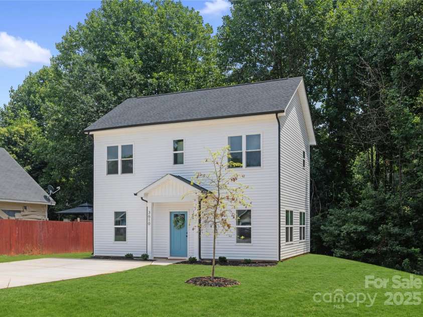 2120 A Avenue, Charlotte, NC 28216.  MLS# CAR4283659, YatesRealty ID 32825. 