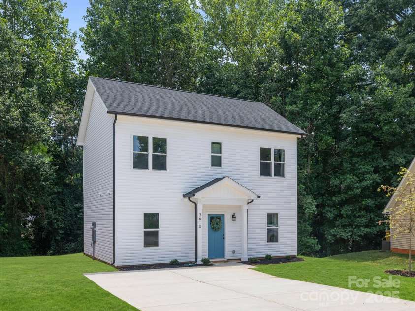 2120 A Avenue, Charlotte, NC 28216.  MLS# CAR4283659, YatesRealty ID 32825. 